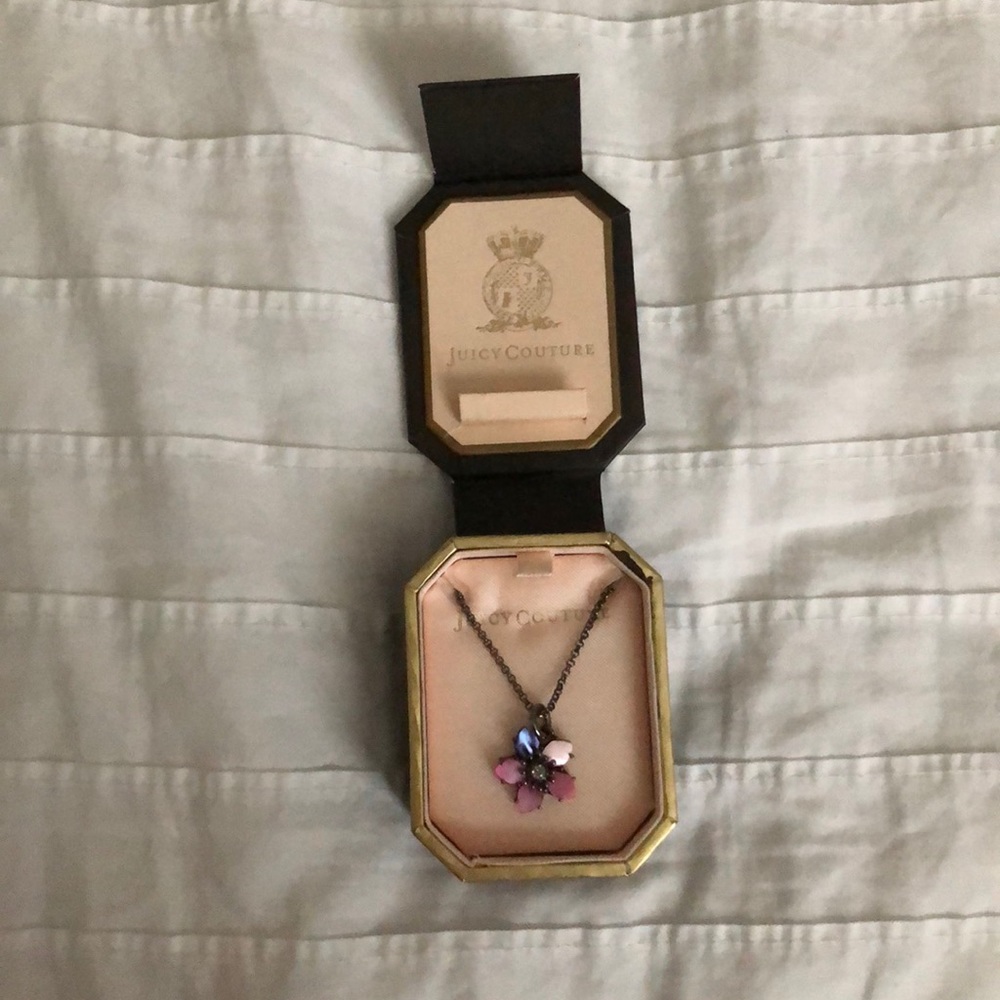 Juicy Couture flower necklace